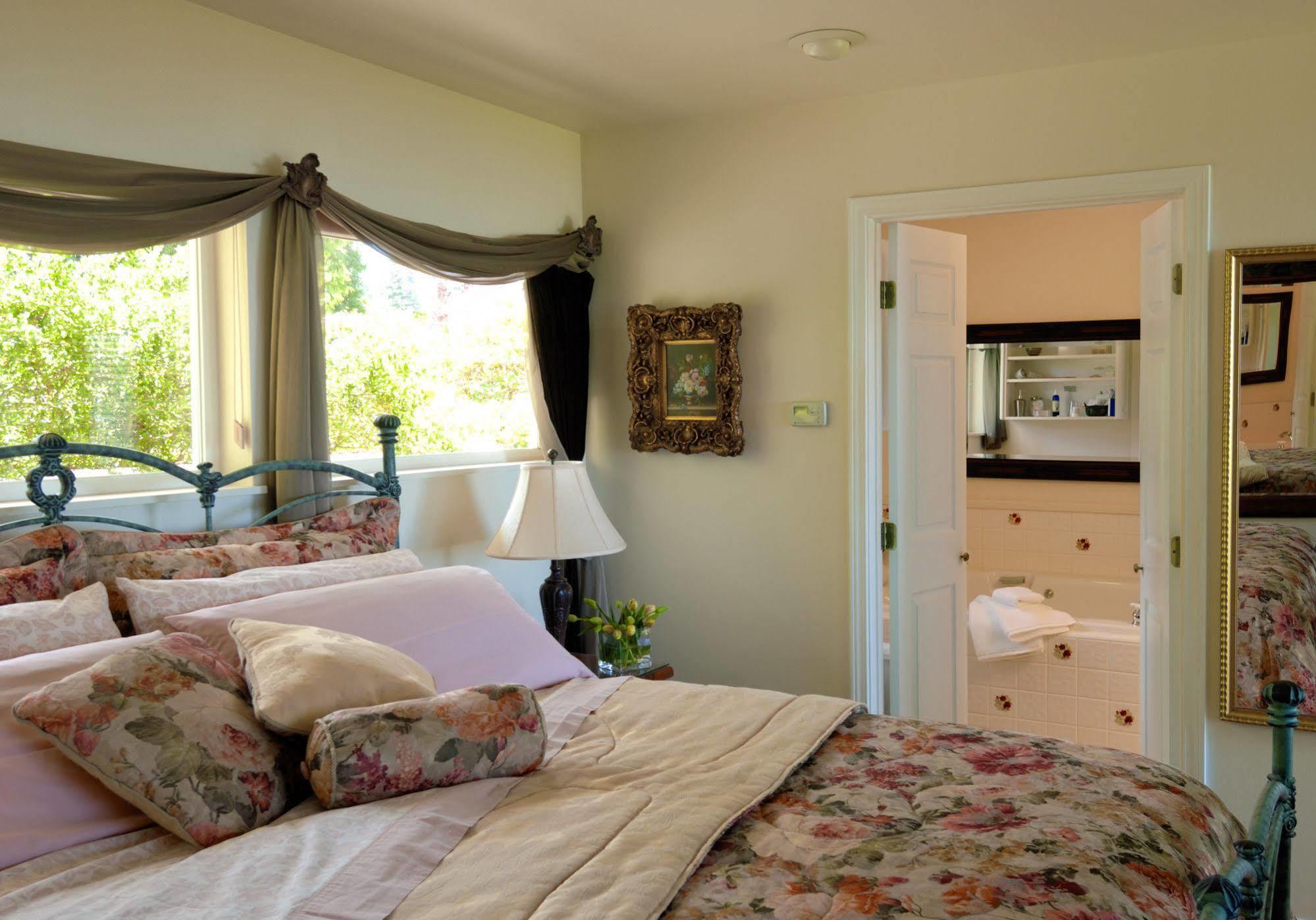 Colette'S Bed & Breakfast Port Angeles Exterior photo