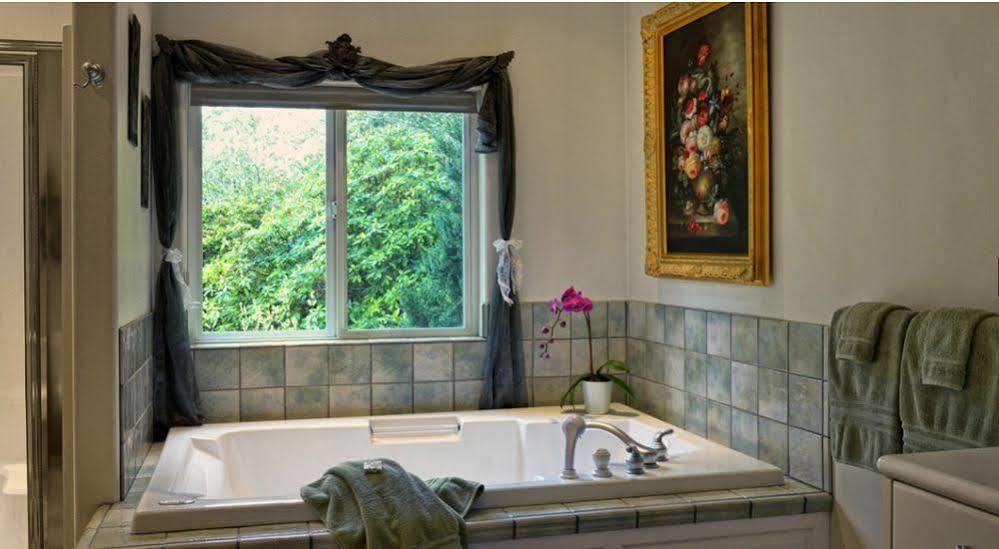 Colette'S Bed & Breakfast Port Angeles Exterior photo